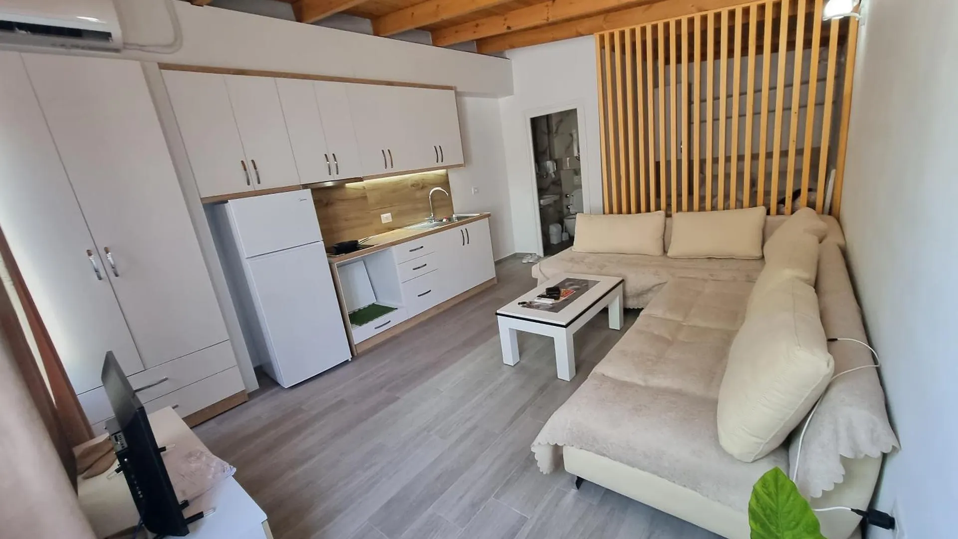 Vila Soleil Vlorë 0*,