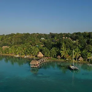Cayuco Maya Hotel Cenote Azul